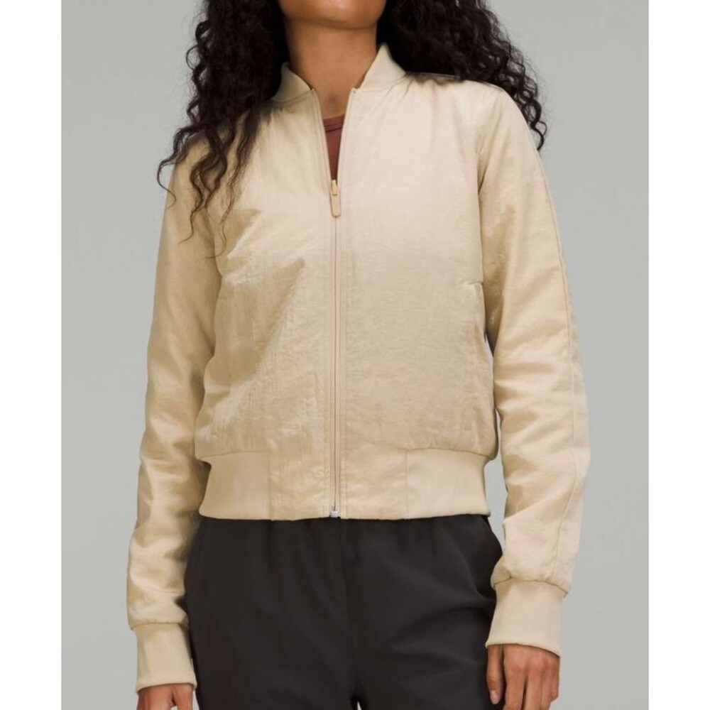 Lululemon Womens Non Stop Reversible PrimaLoft Bomber Jacket 6 Tan Trench Puffer
